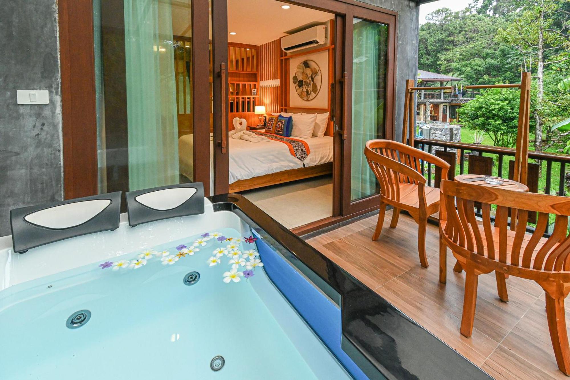 Cascade Tara Hotel Na Mueang Bagian luar foto