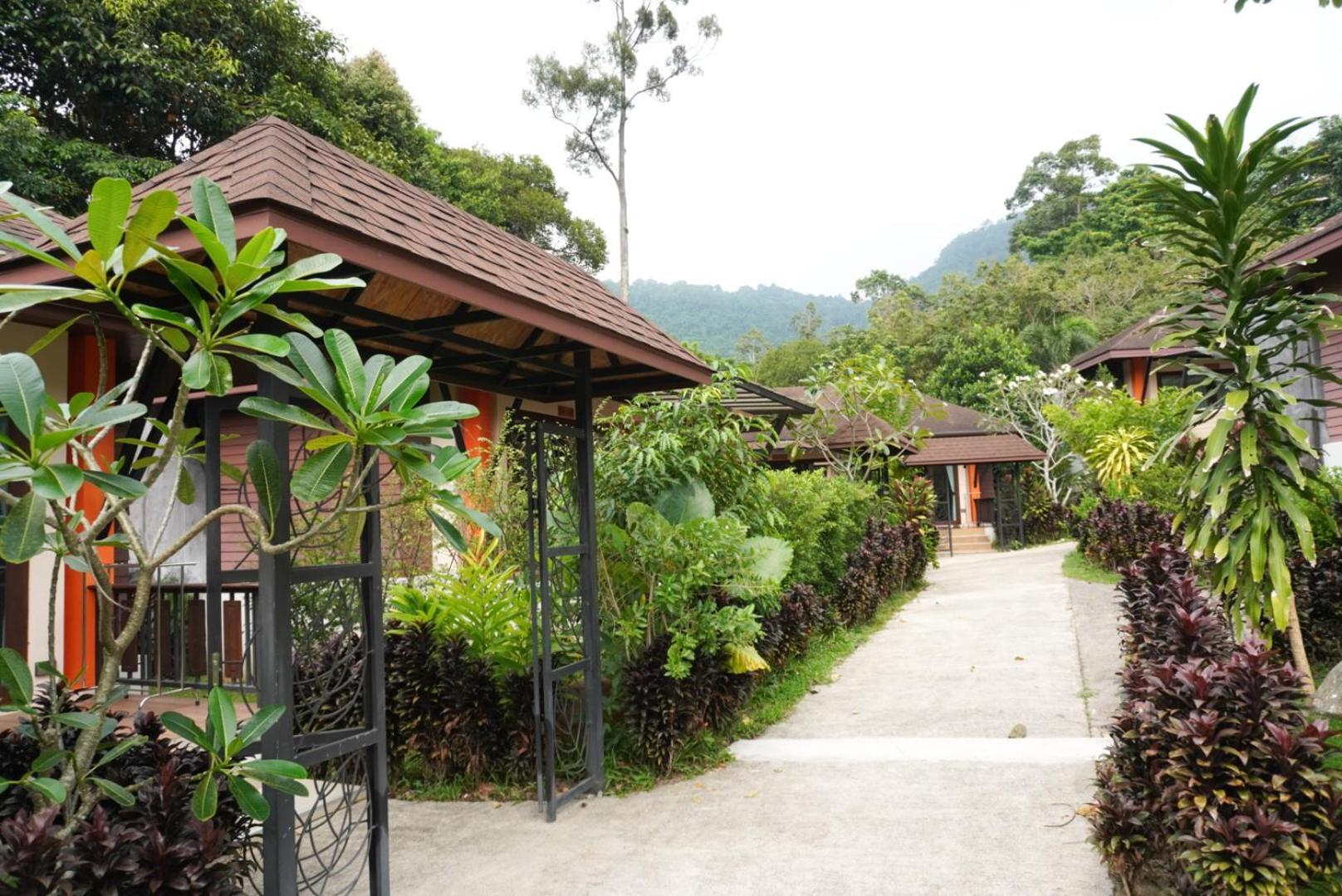 Cascade Tara Hotel Na Mueang Bagian luar foto